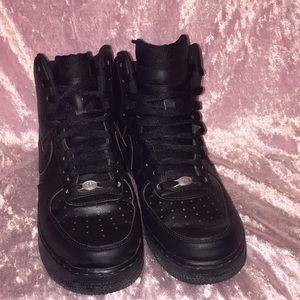 Black Nike Air Force 1